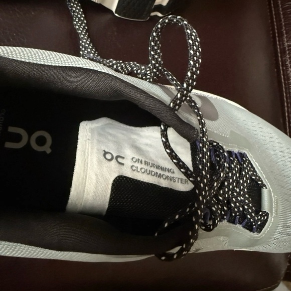 On Running  Women's Cloudmonster 2 size 8.5 Color in Mineral | Aloe NWOT - Picture 8 of 11